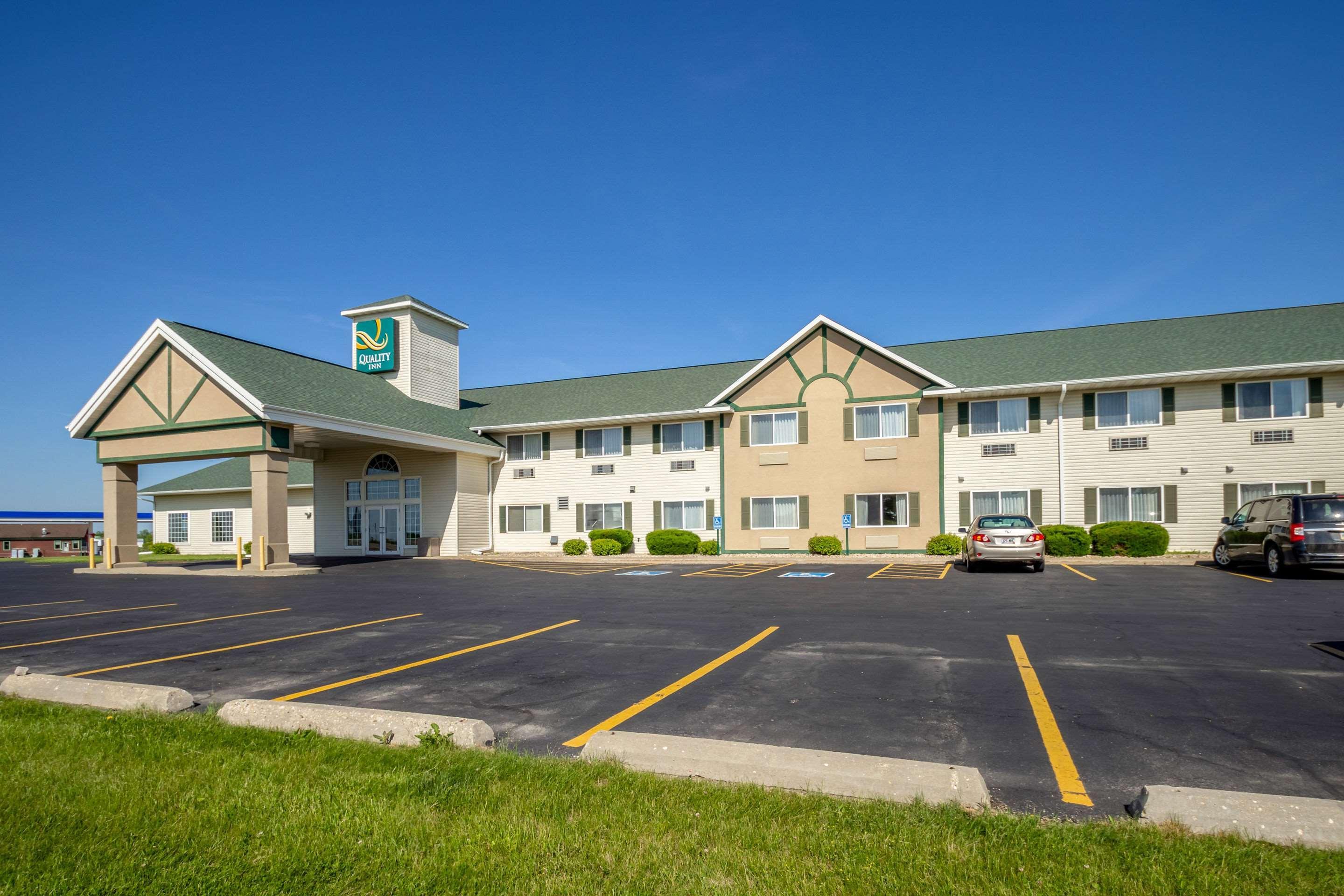 Quality Inn Mineral Point Exterior photo