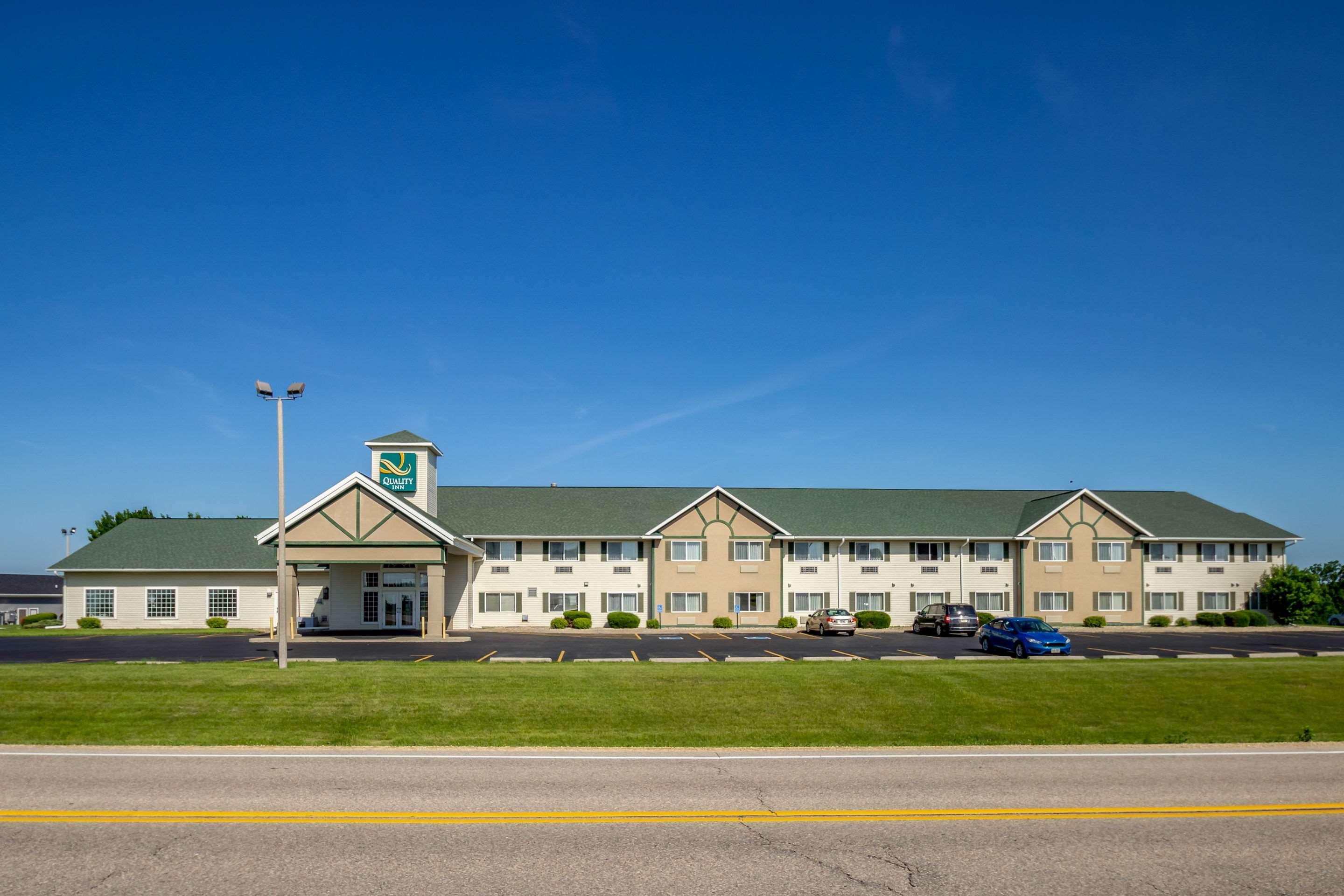 Quality Inn Mineral Point Exterior photo