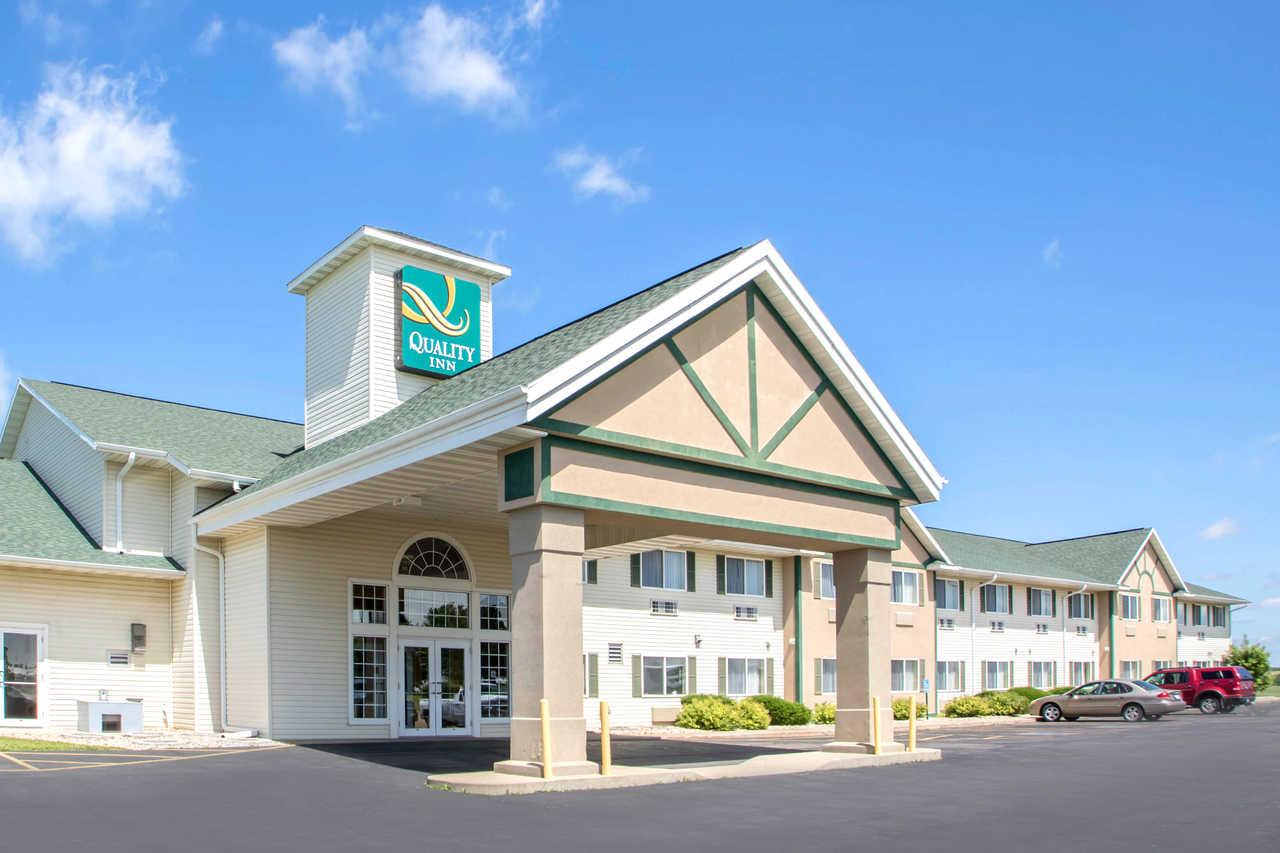 Quality Inn Mineral Point Exterior photo